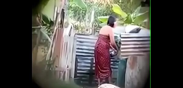  Myanmar girl bathing